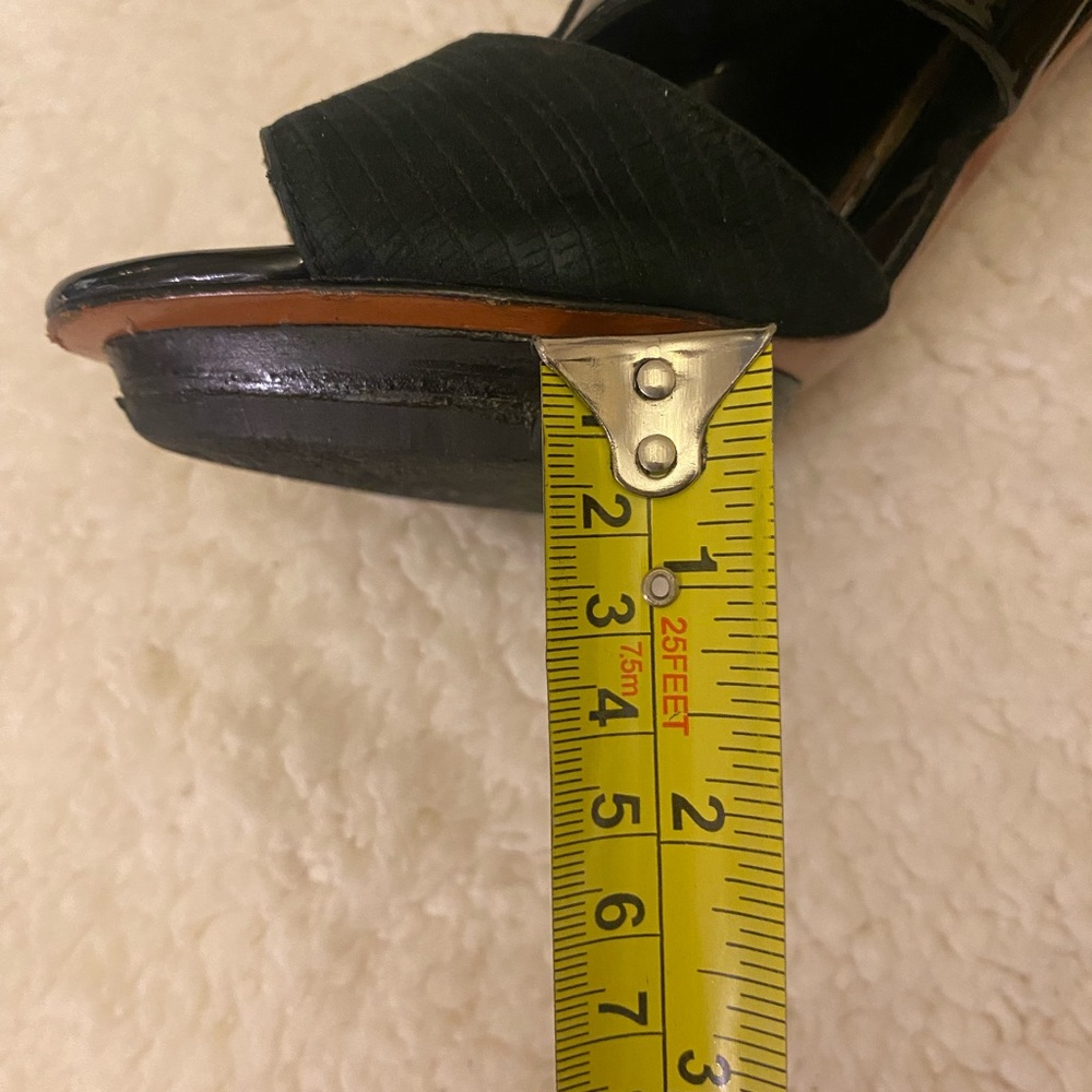 Black patent leather/elastic open toe high heels. Size 6 - Picture 8 of 10